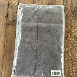 Brooklinen Small Bath Mat in Graphite